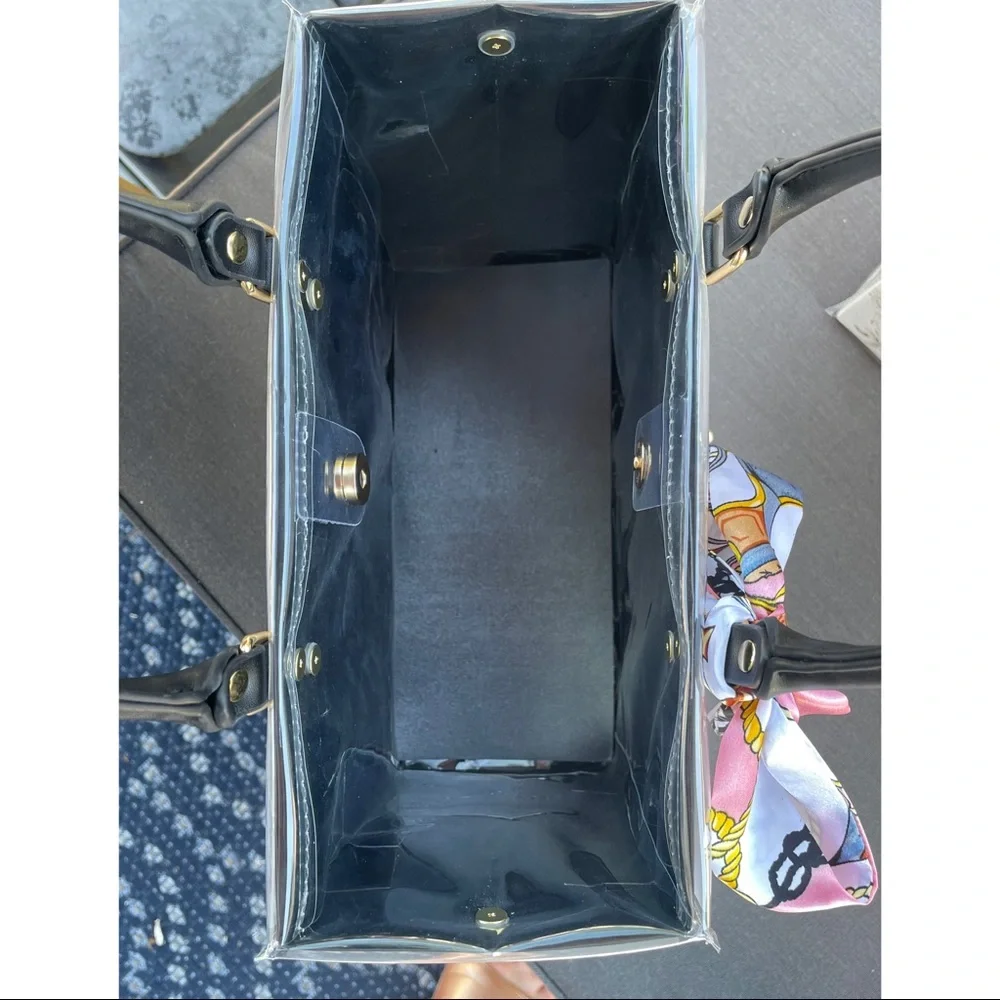 CHANEL Vinyl Crossbody - Picture 10 of 13